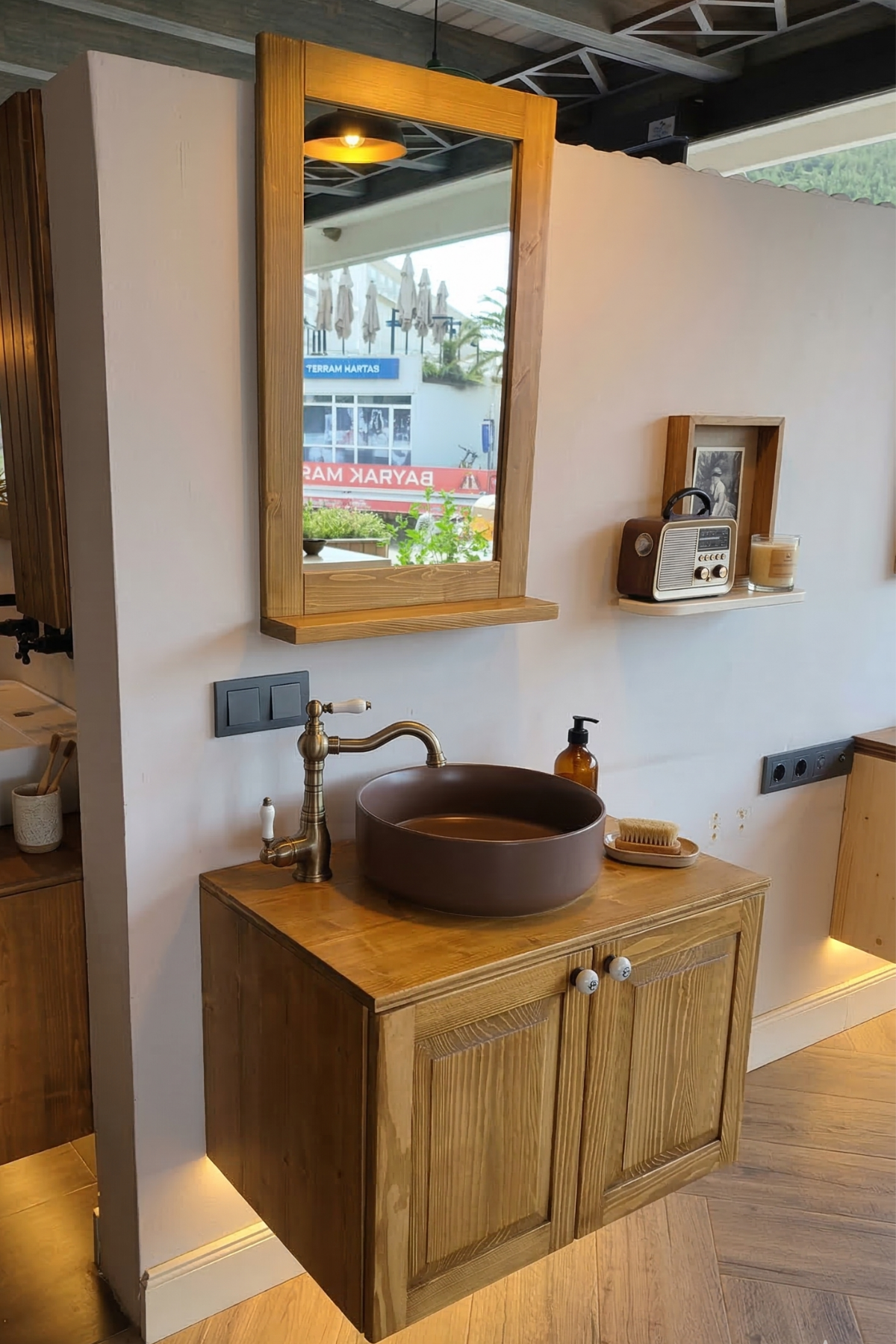 70 cm masif doğal ahşap banyo dolabı seti, su geçirmez cilalı ve aynalı model