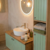 90 cm banyo dolabı seti, boy dolaplı, lavabolu ve LED aynalı, doğal ahşap ve 4 kat lake boyalı.