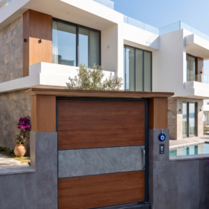 Modern Ahşap & Doğal Taş Dokulu Dış Bahçe Villa Giriş Kapısı | Alüminyum Karkaslı Yaya Kapısı